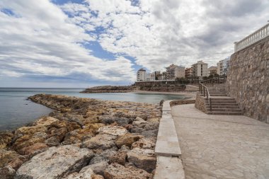 Ametlla de Mar, Costa Daurada Katalan köy deniz plaj ve mesire görünümü.