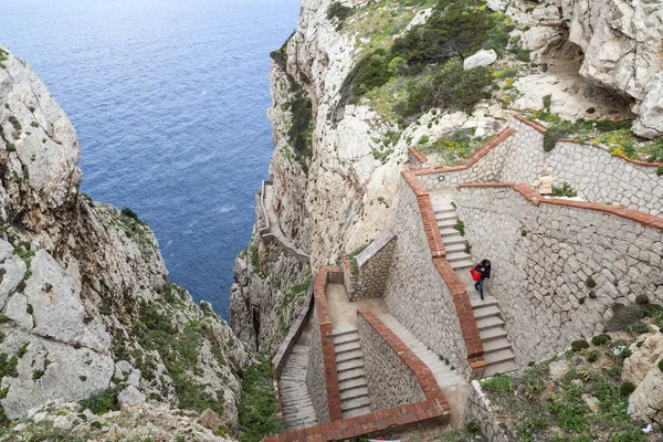 Escalier menant à la grotte Neptunes, Capo Caccia, Alghero, Sardaigne . — Photo