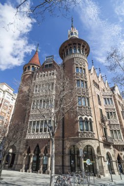 BARCELONA, Casa de les Punxes veya Casa Terrades, modernist bina, Josep Puig i kadafalch tarafından tasarlandı.. 