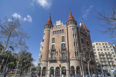 BARCELONA, Casa de les Punxes veya Casa Terrades, modernist bina, Josep Puig i kadafalch tarafından tasarlandı.. 