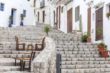 Dalt Vila, unesco dünya mirası, tarihi merkez, geleneksel eski sokak, Ibiza, Balear Adaları.