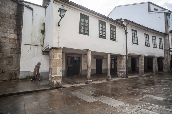 Eski sokak içinde tarihi merkezi, Santiago de Compostela, Galiçya, İspanya. — Stok fotoğraf