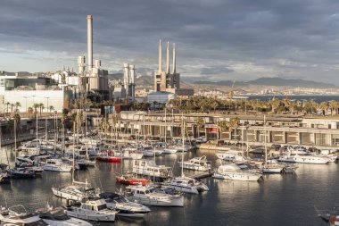 Marina, bağlantı noktası forumda Sant Adria de Besos, Barcelona ile sınır şehri .