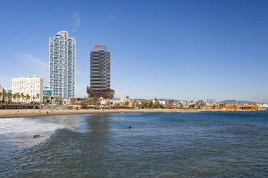 Port Olimpic, Olimpiyat Girişi açık deniz, plajlar.