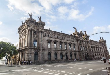 Mimari, Klasik stil, Bina, Edificio de la Enric Sagnier tarafından Aduana del Puerto özel ben Villavecchia ve Pere Garcia ben Faria. Barcelona bağlantı noktası.