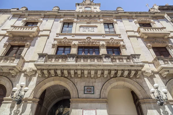 Fachada edificio, ayuntamiento, Ajuntament, plaza, placa del blat, Valls, provincia Tarragona, Cataluña . —  Fotos de Stock