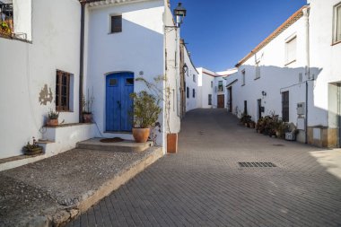 SANT Village sokak manzarası, Sant Pere de Ribes, Barcelona ili, Katalonya.