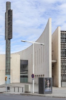 Mimari, modern dini bina, İbrahim Ekümenik Merkezi, Josep Benedito ve Agusti Mateos tarafından. Şimdi bir Hıristiyan alan, bu binanın aslında birden çok inanç tarafından 1992 Olimpiyatları bir araya getiren için oldu. 