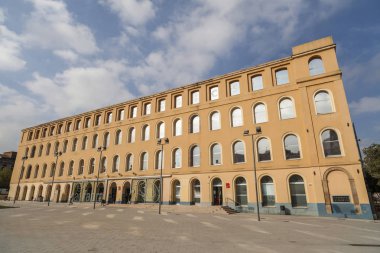 Fabra, içinde bulunduğu Sant Andreu çeyrek, Barcelona bina kamu olabilir.
