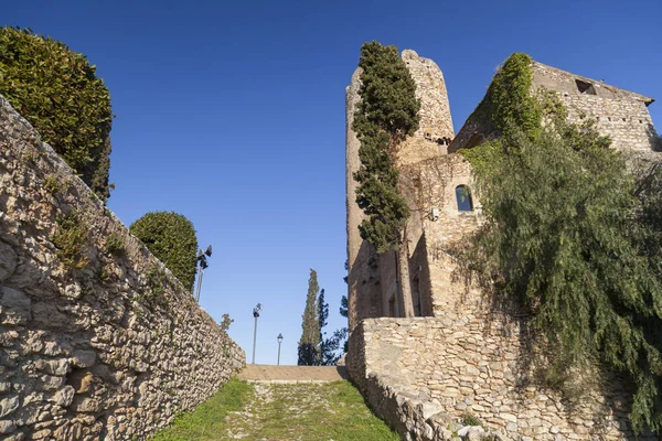 Aziz Petrus Kulesi, Castell de Riber ya da Bell-Lloc, Roma tarzı, Sant Pere de Ribes, Barcelona, Katalonya. — Stok fotoğraf