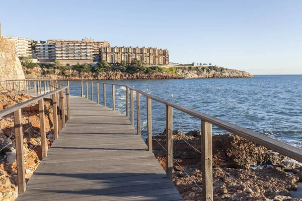 Ahşap tahta yakın deniz mediterranen Salou şehir, Costa Daurada, ili Tarragona, İspanya.