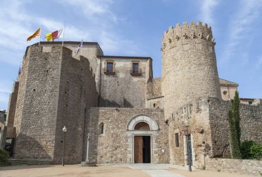 Benedictine Manastırı, ortaçağ inşaat, Romanesk tarzı, monestir, Sant Feliu de Guixols, Costa Brava, ili Girona, İspanya.