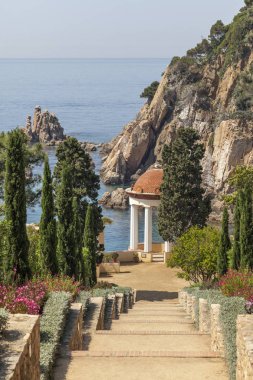 Josep Goday, Carl Faust Initiative tarafından oluşturulan bahçeleri, Botanik Bahçe Marimurtra, tasarım, tapınak ve deniz görüntülemek, Blanes, Costa Brava, İspanya.