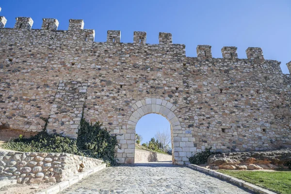 Městské hradby, kamenná brána arch, středověké město Montblanc, — Stock fotografie