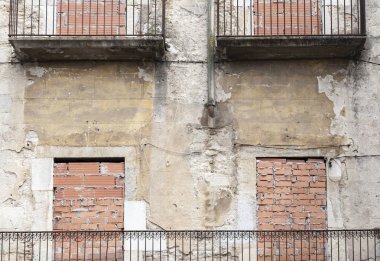 Cephe bina tuğla Windows bindik,.