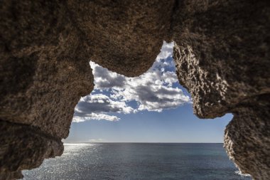 Deniz manzarası, kaya oluşumu Platja Aro, Costa Brava, Katalonya, Spa