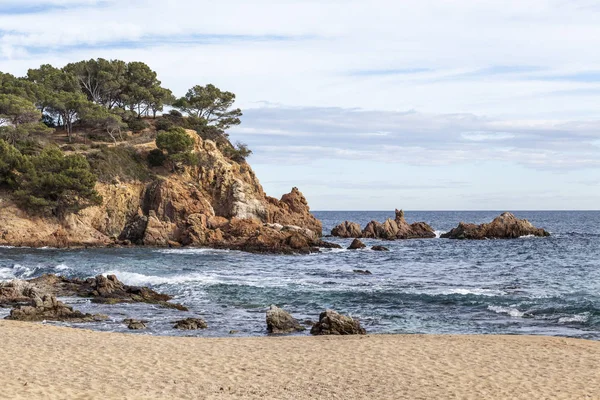 Zeegezicht van de Costa Brava, strand, S Agaro, Catalonië, Spanje. — Stockfoto