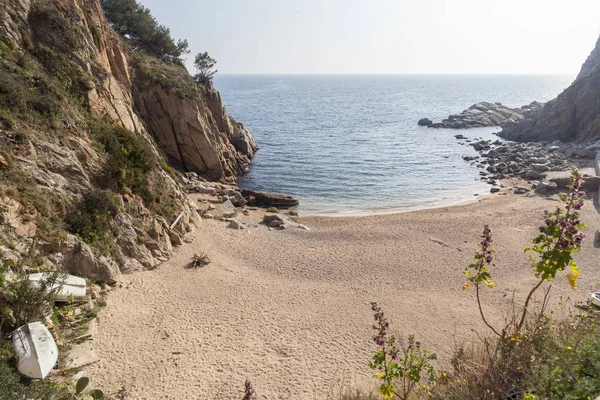 Μεσογειακή παραλία της Tossa de mar, Κόστα Μπράβα, Καταλονία, Ισπανία. — Φωτογραφία Αρχείου