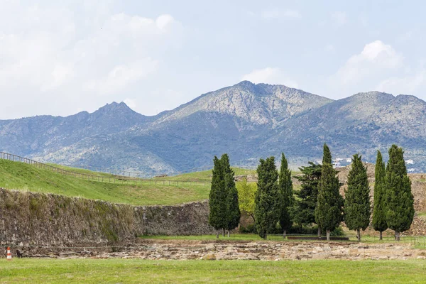 Ландшафтів, гір і дерев, Emporda область, провінція Жирони, Каталонія. — стокове фото