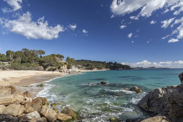 Playa del Mediterráneo, Costa Brava, Sant Antoni de Calonge, Cataluña . — Foto de Stock