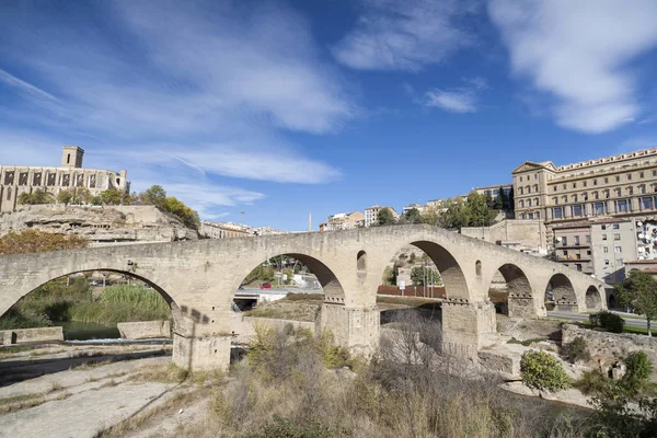 Şehir Manzaralı, eski köprünün, katedral, Manresa, İspanya.