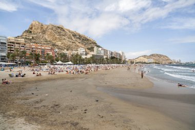 Akdeniz plajı, playa EL Postiguet İspanya.