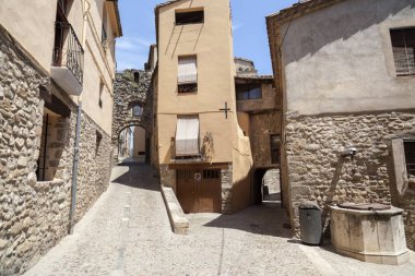 Eski sokak mediavel köy Besalu, Catalonia, İspanya.