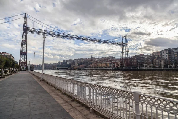 Nervion nehir, mesire ve Vizcaya Köprüsü, puente colgante, Getxo, Bask Ülkesi, Amerika Birleşik Devletleri üzerinden görüntülemek.