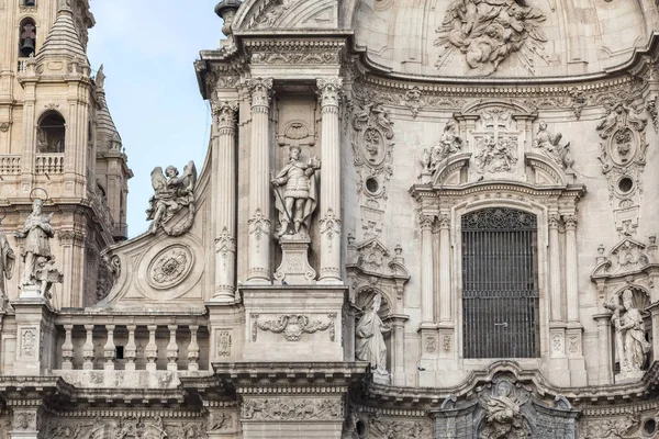 Dettaglio facciata cattedrale, stile barocco, Murcia, Spagna . — Foto Stock