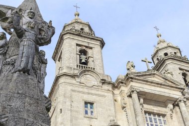 Francisco SAINT ve Santiago de Compostela, İspanya san francisco Kilisesi kule anıt.