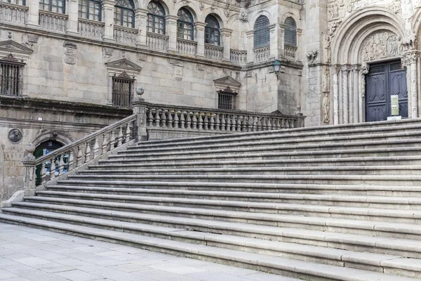 Кам'яні сходи вхід до собору у квадратних, площа praterias, Сантьяго-де-Компостела, Іспанія. — стокове фото