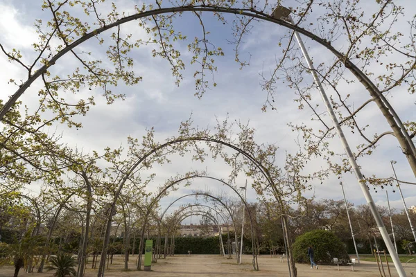 Parque, Parc Centre Poblenou diseñado por Jean Nouvel, Barcelona . — Foto de Stock