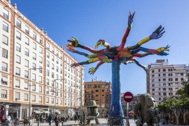 Çeşme Homenatge al filaor heykel ben menaor veya Les cordeliers tarafından Juan Ripolles meydanında, plaza Huerto Sogueros, Castellon, İspanya.