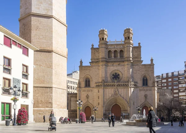 Campanario y Concatedral de Santa María en Plaza Mayor, Plaza principal.Castellón, España . — Foto de Stock