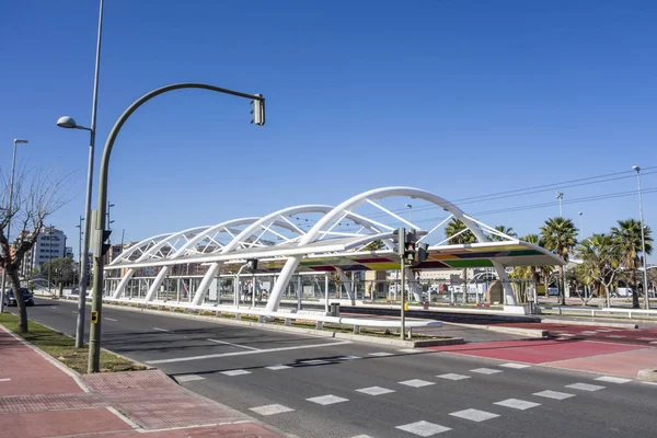  İstasyonu'na ulaşım tramvay Castellon, avenue. Castellon, İspanya.
