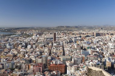 Santa barbara Kalesi: genel şehir manzaralı. Alicante, İspanya.