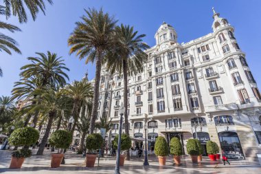 Casa Carbonell, sembolik şehir noktası bina mimari. Alicante, İspanya.