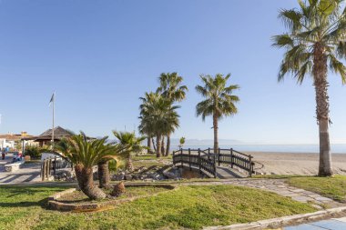 Akdeniz sahil görünümü Torremolinos, İspanya.