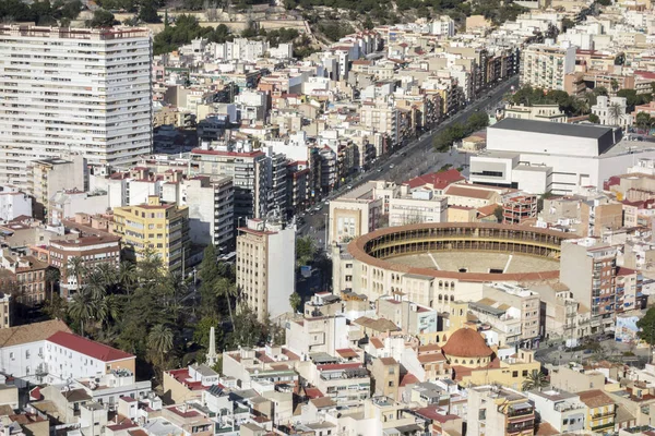 Vista general de la ciudad desde el castillo de santa barbara. Alicante, España . — Foto de Stock