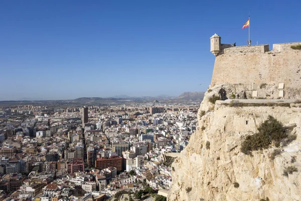 Fortaleza del castillo de Santa Bárbara, monumento histórico. Alicante, España — Foto de Stock