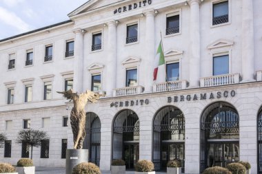  Bina cephe banka, Credito Bergamasco, Bergamo, Lombardy, İtalya
