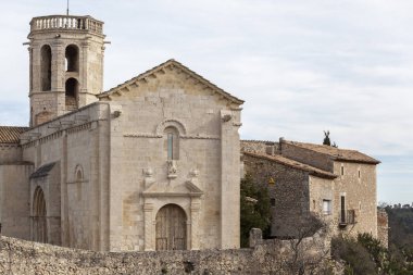 Romanesk kilise Santa Maria, tarihi bir anıt Penedes alan, Sant Marti Sarroca, İspanya.