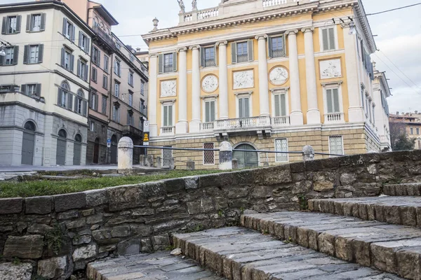 Área histórica citta alta, palace, palazzo medolago albani in Bergamo, Lombardia, Itália . — Fotografia de Stock