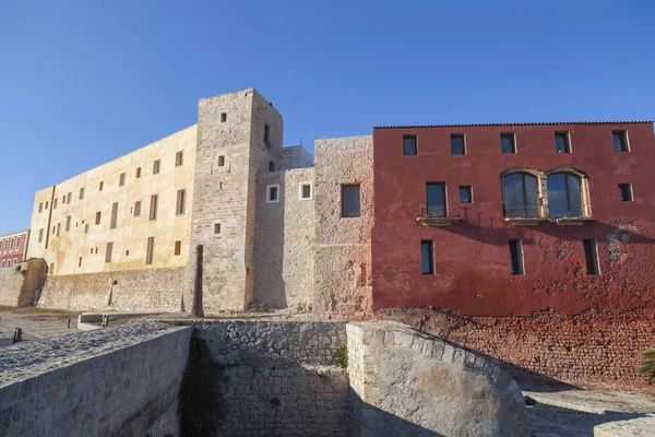 Zona histórica, Dalt Vila, ciudad fortificada, Patrimonio de la Humanidad por la UNESCO. Ibiza, España . Fotos De Stock