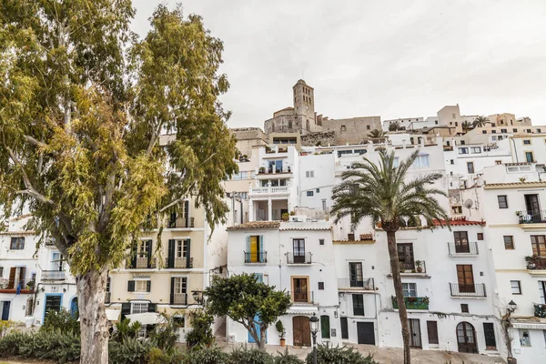 Allgemeine Stadtansicht, historisches Zentrum von Ibiza, Spanien. — Stockfoto