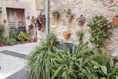 Antik cadde görünümü, Valldemossa Köyü, Mayorka Adası, İspanya