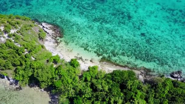 Vista aérea de la isla Snake, El-Nido. Isla Palawan, Filipinas — Vídeo de stock