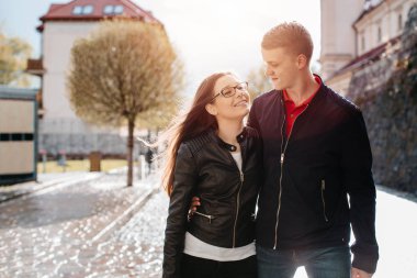 Genç öğrenciler birkaç şehirde