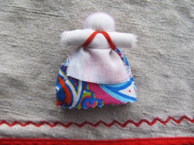 Bebek bir motanka. El yapımı oyuncak Rus geleneği.