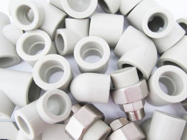 Bir koleksiyon su ve kanalizasyon için yedek parçalar